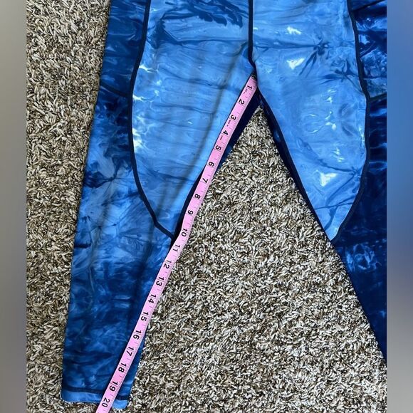 Zyia Hendrix Cropped Leggings - Picture 11 of 11